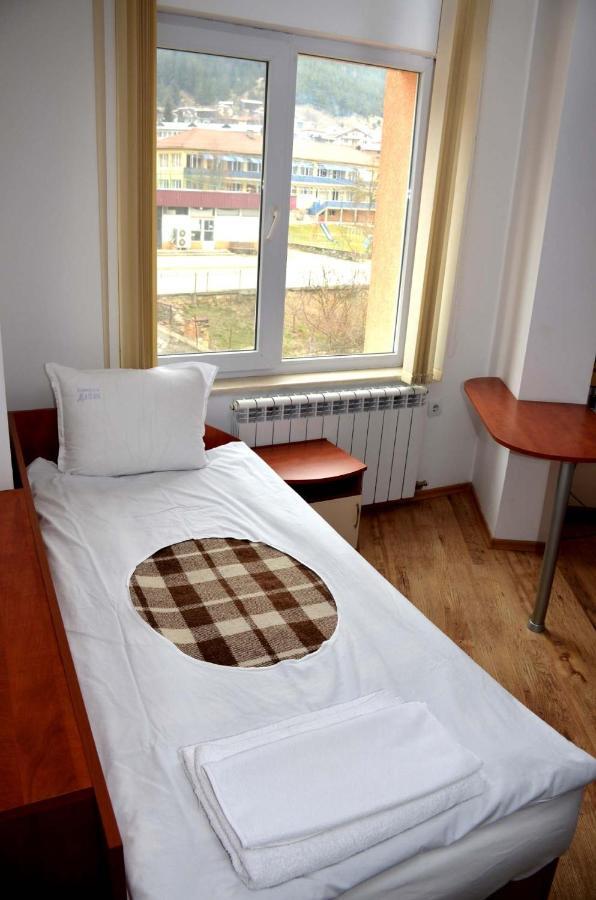 Family Hotel Daisy Borino Extérieur photo