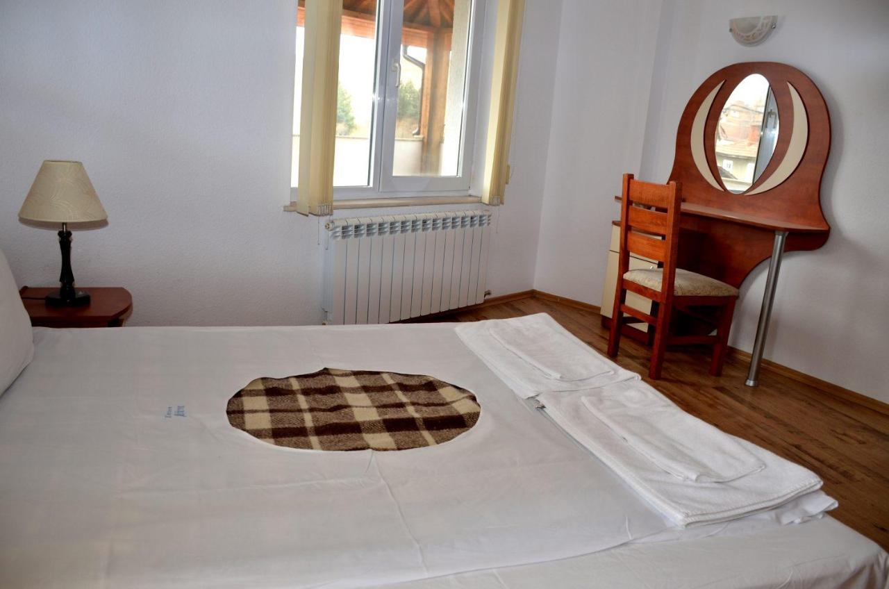 Family Hotel Daisy Borino Extérieur photo