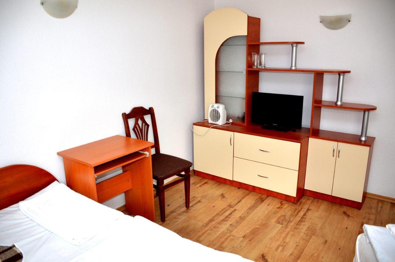 Family Hotel Daisy Borino Extérieur photo