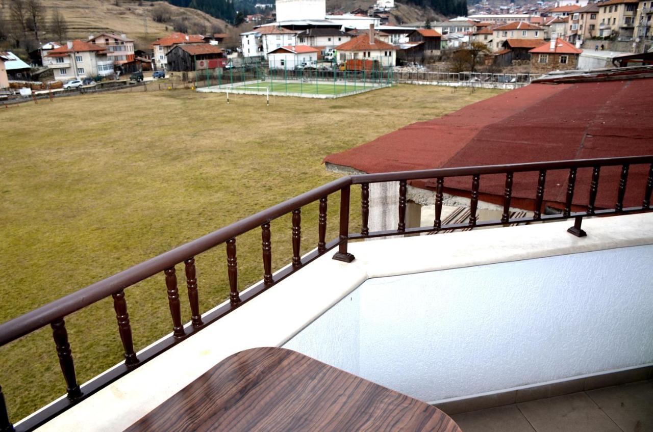 Family Hotel Daisy Borino Extérieur photo