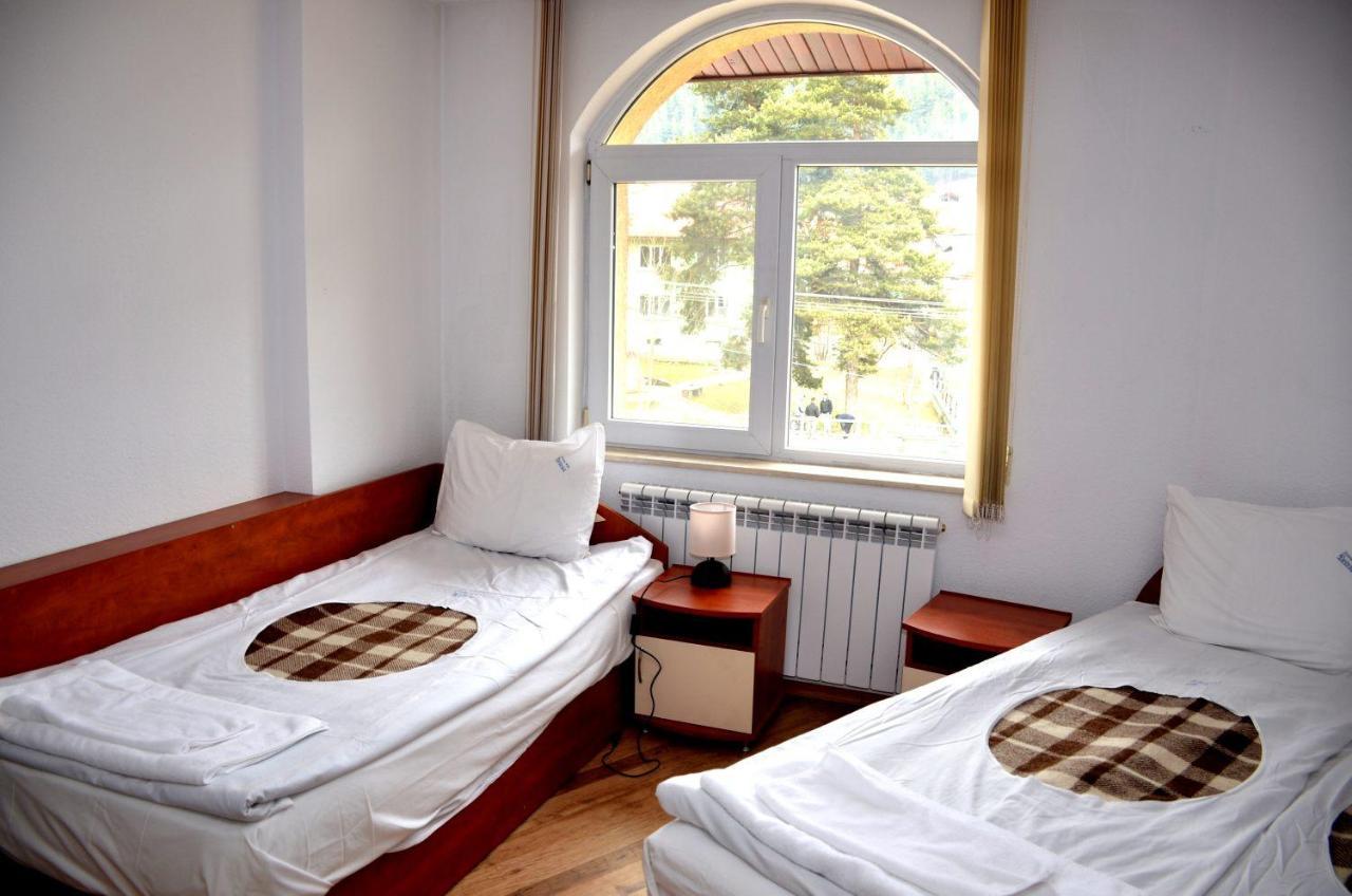 Family Hotel Daisy Borino Extérieur photo