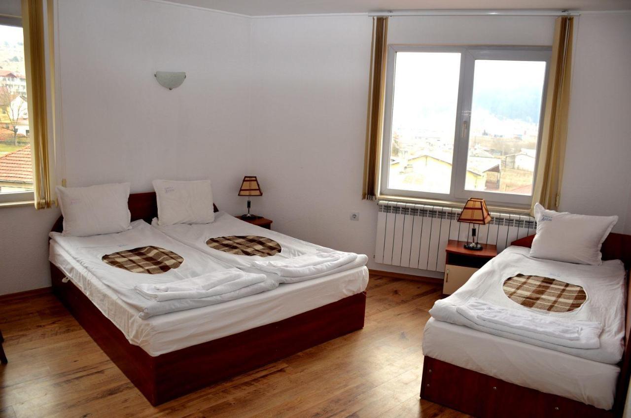 Family Hotel Daisy Borino Extérieur photo