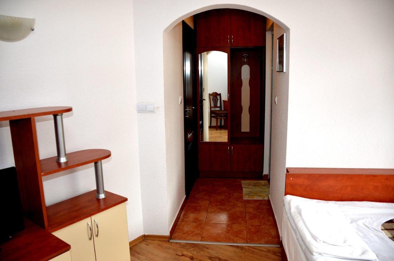 Family Hotel Daisy Borino Extérieur photo
