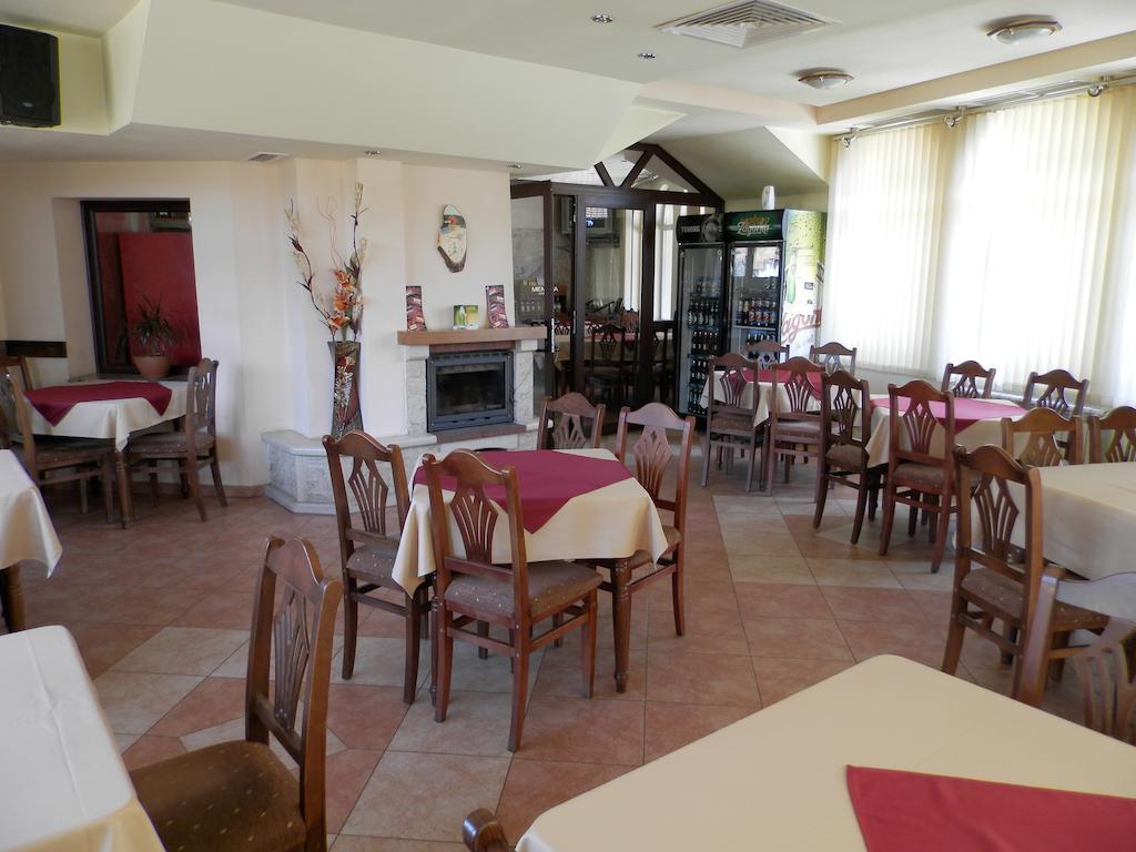 Family Hotel Daisy Borino Extérieur photo